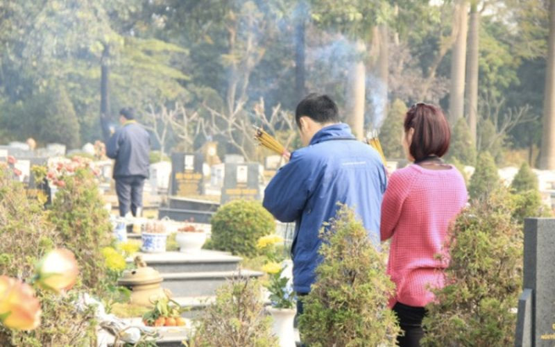 Bài văn khấn cúng ngoài mộ