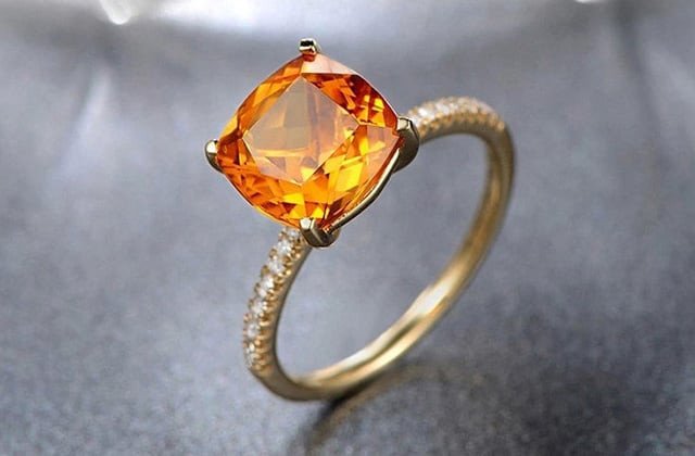 Đá Citrine mang lại năng lượng tích cực như ánh mặt trời