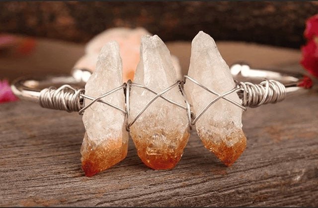 Đá quý Citrine hợp phong thủy với người mệnh Thổ và mệnh Kim