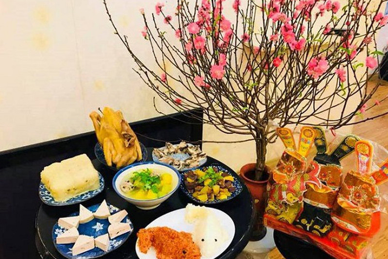 Đồng hồ chỉ thời gian cúng Ông Táo, biểu thị giờ tốt để tiễn Táo Quân về trời