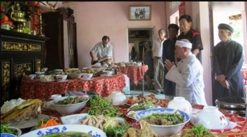 Gia chủ chuẩn bị lễ đoạn tang trong ngày giỗ hết Đại Tường