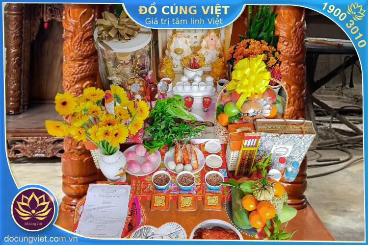 Lễ vật cúng Thần Tài gồm trái cây, hoa tươi và nhang nến