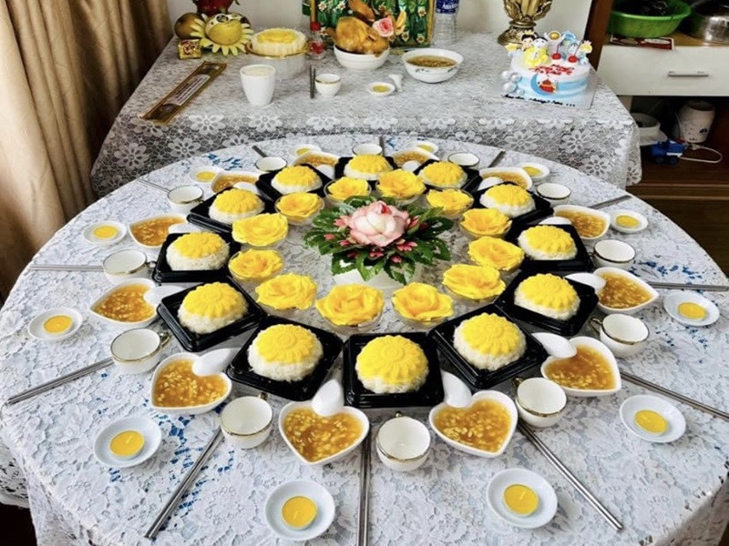 Mâm cúng đầy tháng cho bé trai với các món ăn truyền thống