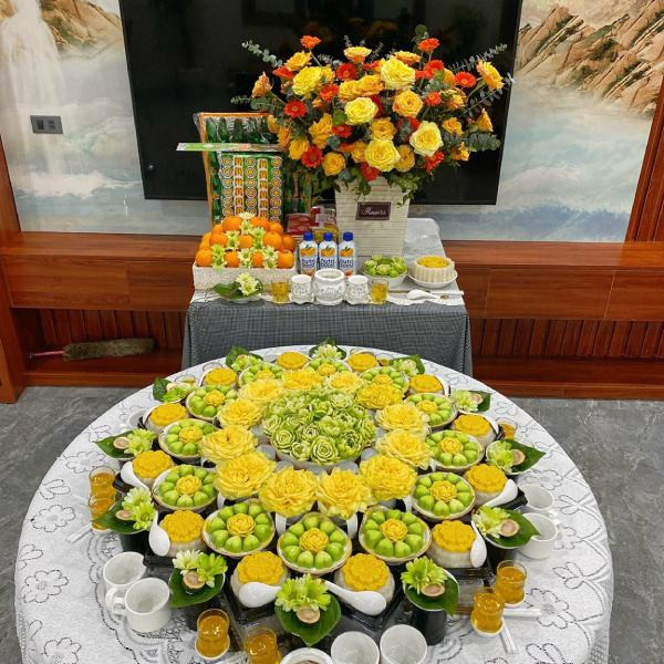 Mâm cúng thôi nôi đặt ở vị trí trang trọng, sạch sẽ