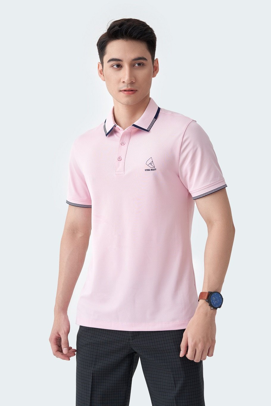 Màu hồng dịu dàng, nhưng vẫn hợp phong thủy và mang lại may mắn cho người tuổi Bính Dần 1986.