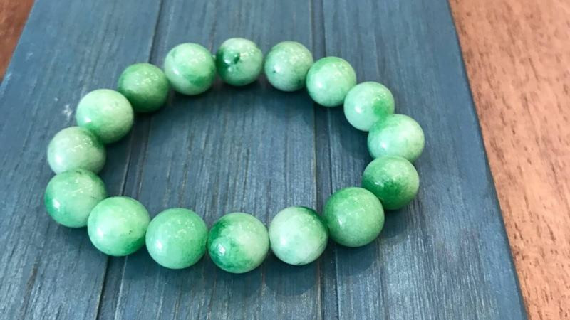 Màu xanh lá cây tượng trưng cho sự sinh trưởng trong phong thủy