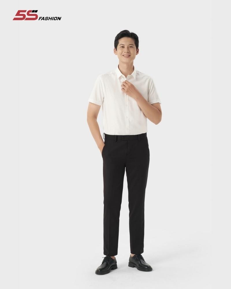 Nam Ất Mùi 2015 lịch sự với áo sơ mi và quần kaki dài