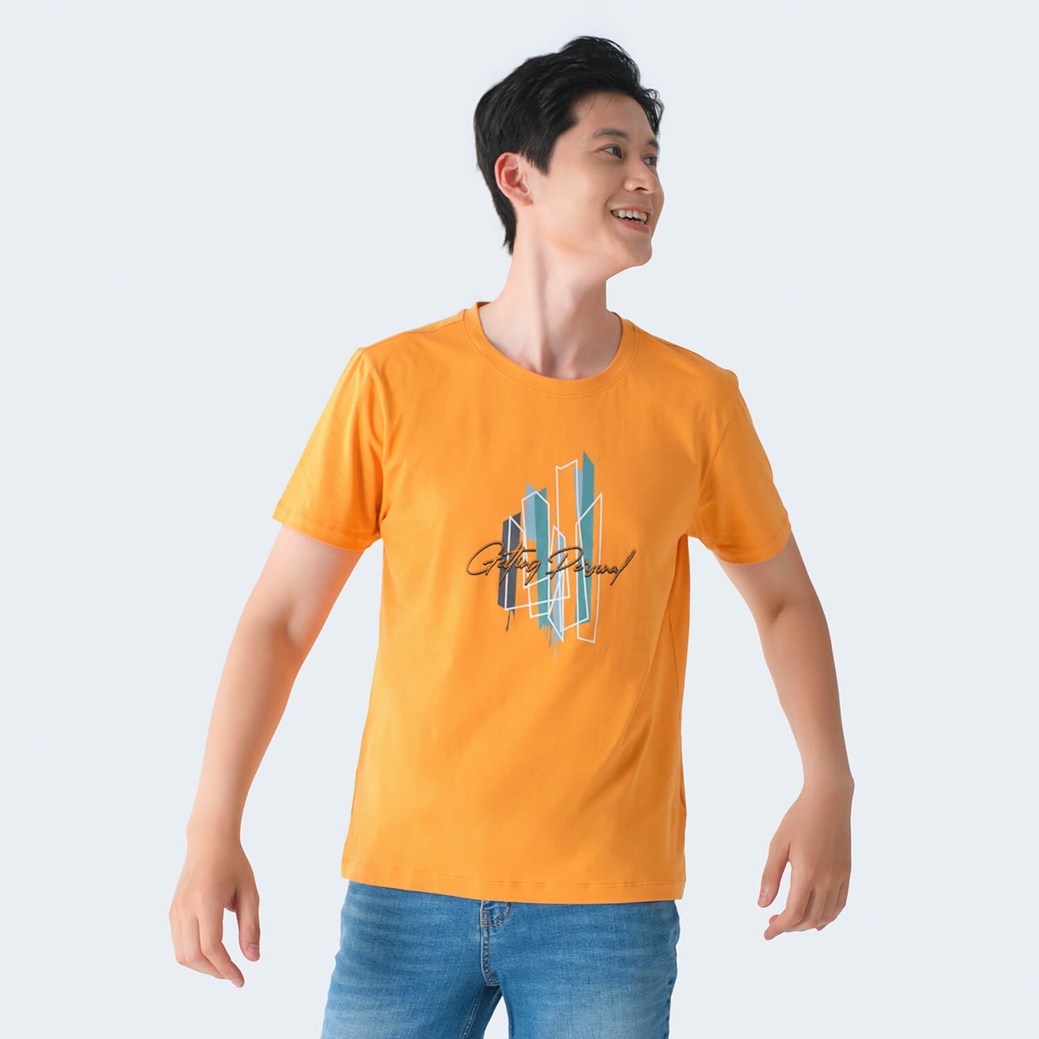 Năng lượng tích cực từ trang phục màu vàng cho người mệnh Kim sinh năm 2001