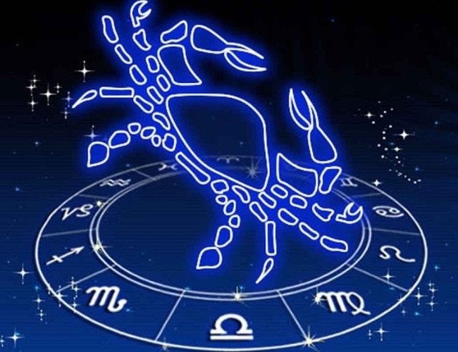 Tính cách đặc trưng của người cung Cự Giải, với sự nhạy cảm và che chở