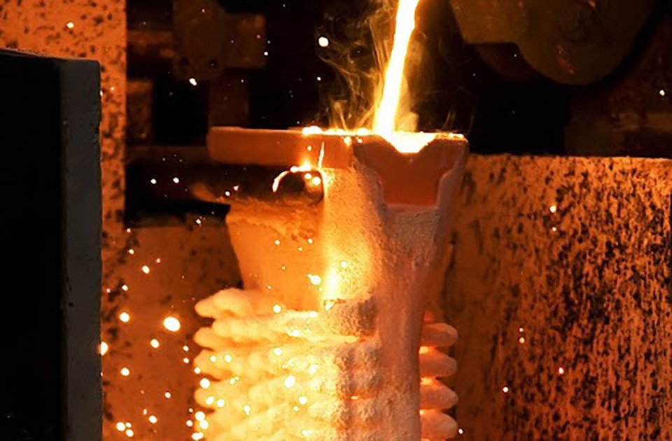 Tính cách người sinh năm 2001 mệnh gì cung gì qua hình ảnh một cô gái trẻ