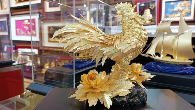 Tượng Phật Di Lặc bằng vàng, biểu tượng vật phẩm phong thủy mang lại may mắn cho người mệnh Kim sinh năm 1993.