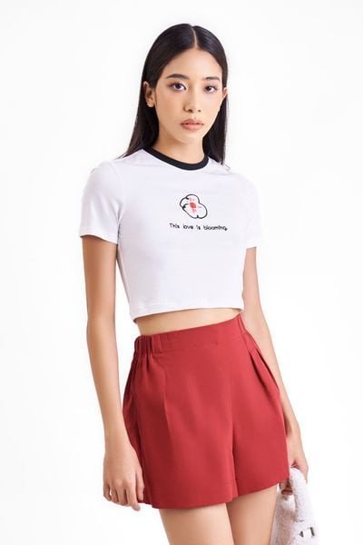 Váy đầm màu đỏ nổi bật