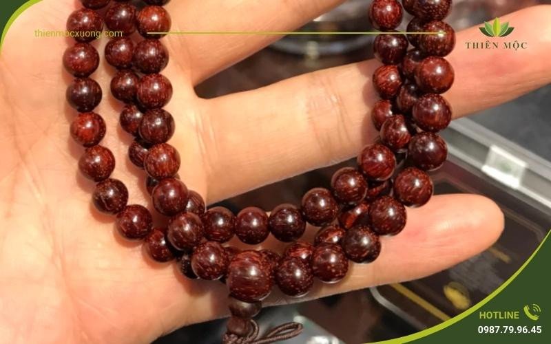 Vòng Gỗ Tử Đàn Hợp Mệnh Gì? Giải Đáp Phong Thủy Toàn Diện