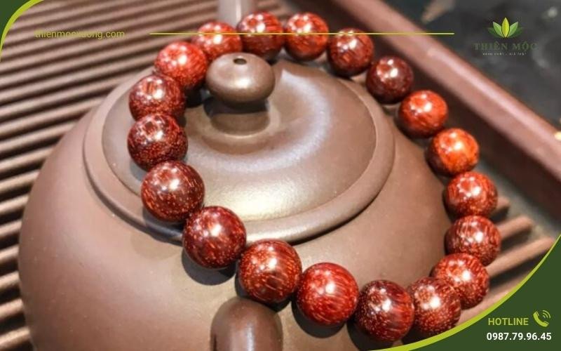 Vòng Gỗ Tử Đàn Hợp Mệnh Gì? Giải Đáp Phong Thủy Toàn Diện
