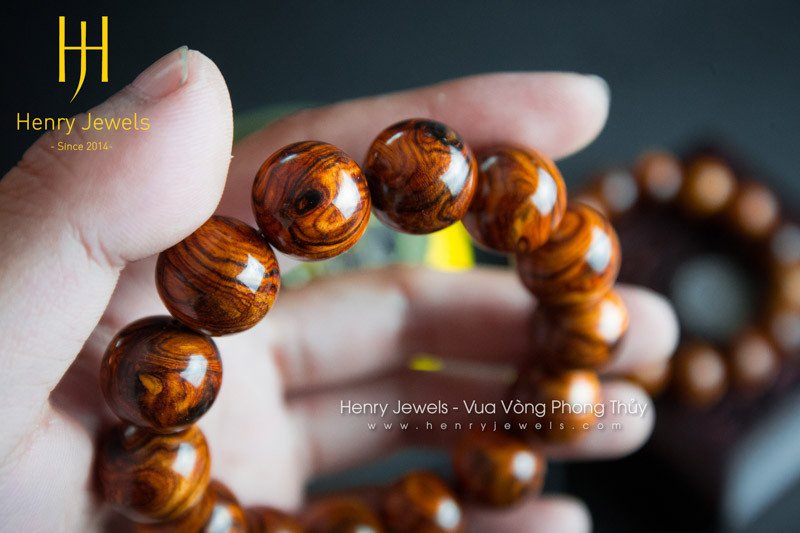 Vòng tay gỗ sưa tự nhiên mang lại may mắn và sức khỏe