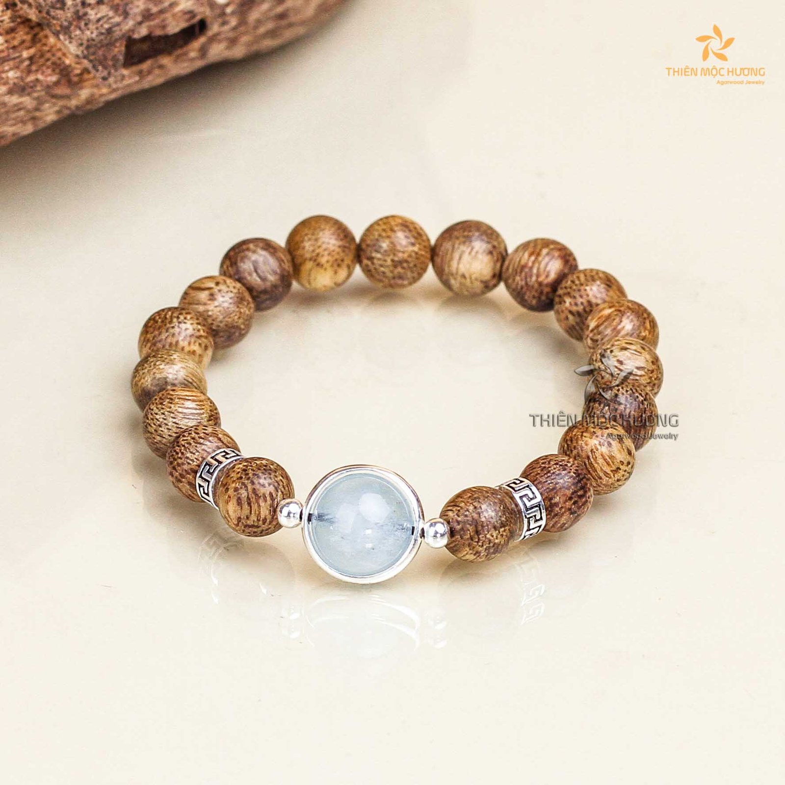 Vòng tay trầm hương mang lại may mắn cho người sinh năm 1952 mệnh Thủy