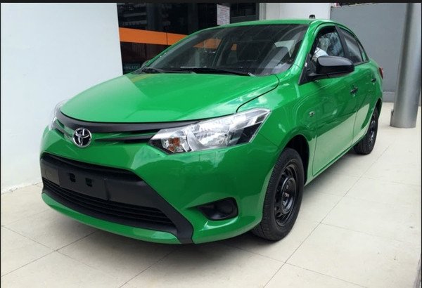 Xe ô tô màu xanh lá cây mang đến may mắn cho mệnh Mộc và Hỏa