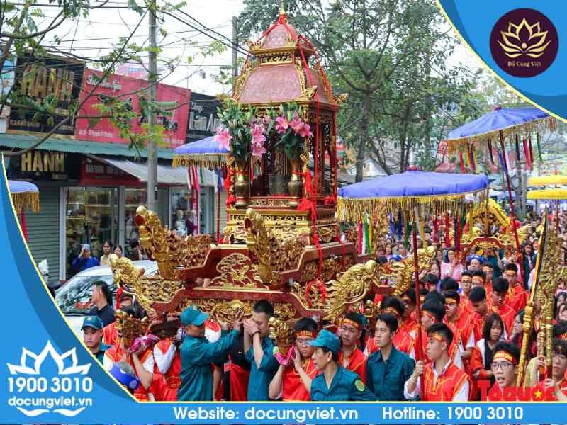 Ý nghĩa sâu sắc của việc dâng lễ và văn khấn đền phủ ngắn gọn