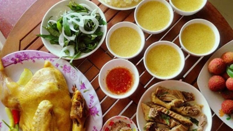 Đặc trưng mâm cúng Tết Đoan Ngọ miền Trung với thịt vịt và chè kê