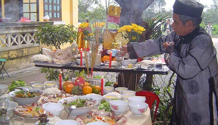 Mâm cỗ cúng tất niên truyền thống, văn khấn mời ông bà về ăn tết, nghi lễ cuối năm