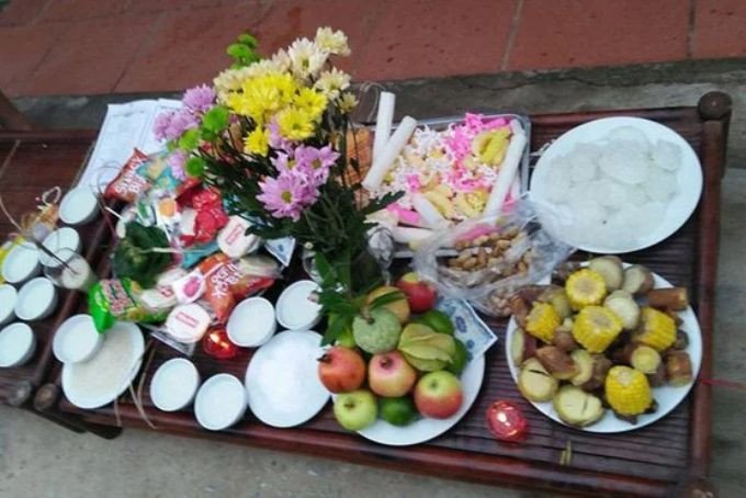 Mâm cúng cô hồn đơn giản trong ngày lễ cúng chúng sinh rằm tháng 7