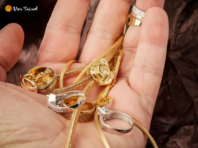 Giải Mã Giấc Mơ Bắt Được Vàng