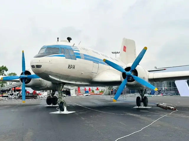 Nằm Mơ Thấy Máy Bay Bay Lượn Trên Bầu Trời
