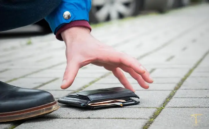 Mơ Bị Mất Giày Đánh Con Gì? Giải Mã Giấc Mơ Chi Tiết