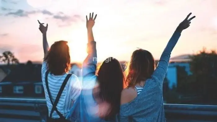 Mơ Thấy Bạn Cũ Mang Đến Lời Cảnh Báo Gì Cho Bạn?