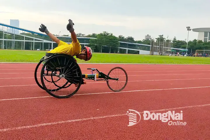 Vận Động Viên Nguyễn Văn Bích Trên Đường Đua Tại Giải Vô Địch Điền Kinh, Bơi Thể Thao Người Khuyết Tật Toàn Quốc 2022. Ảnh: Nvcc