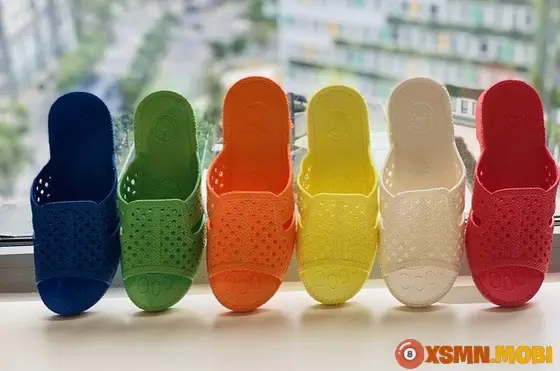 Giày Dép Trong Giấc Mơ: Từ Điềm Báo Đến Con Số May Mắn