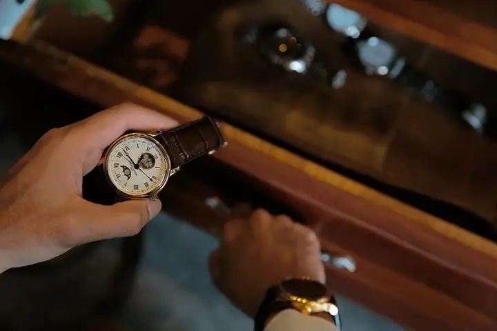 Mơ Thấy Nhặt Được Đồng Hồ