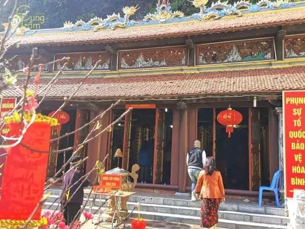 Ngủ Mơ Thấy Thắp Hương Ở Đền, Chùa