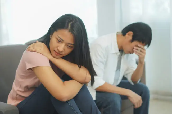Giải Mã Giấc Mơ Thấy Vợ Chồng Bỏ Nhau: Những Điều Tâm Linh Và Tâm Lý Bạn Nên Biết