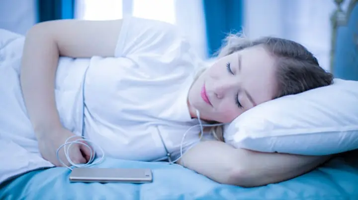 Mẹo Chữa Ngủ Mơ Bằng Việc Nghe Nhạc