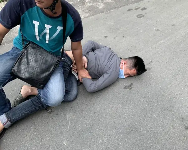 Mơ Bị Cướp Đánh Con Gì?