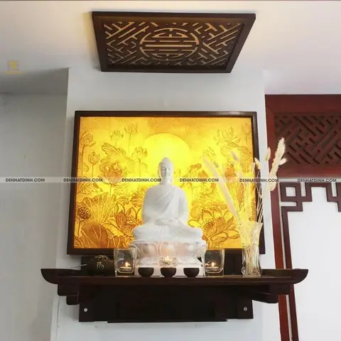 Mơ Thắp Hương Dưới Tượng Phật