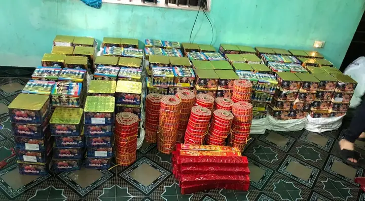 Ngủ Mơ Thấy Bánh Pháo Màu Đỏ