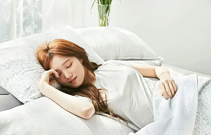 Nằm Mơ Thấy Có Người Ôm Mình Từ Phía Sau Có Điềm Báo Gì?