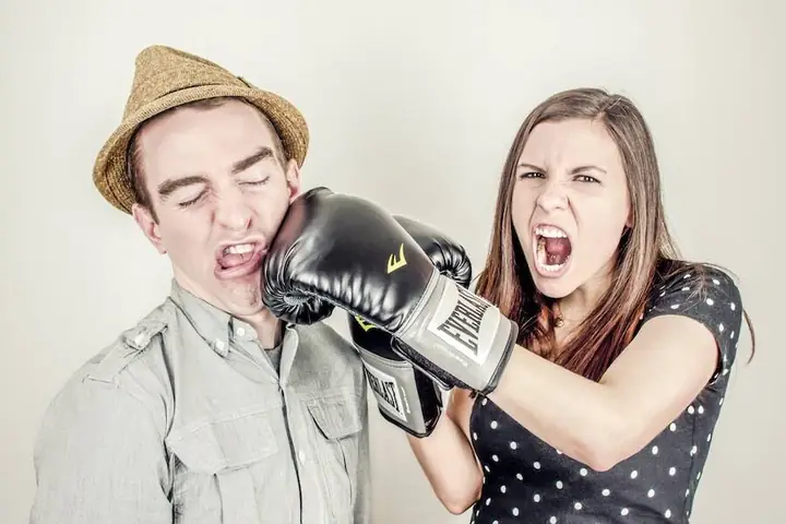 Mơ Thấy Đánh Nhau Với Người Lạ Báo Hiệu Điềm Gì? Nên Đánh Con ...