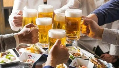Nằm Mơ Thấy Ăn Nhậu Mang Tới Điềm Báo Gì?