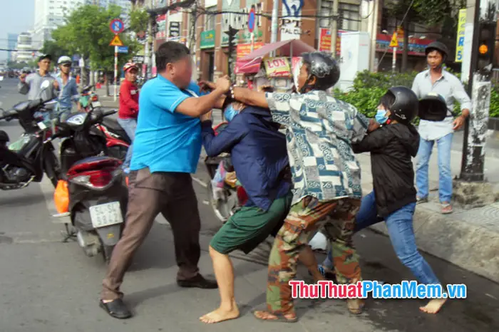 Mơ Thấy Mình Đánh Nhau Với Người Cùng Phái