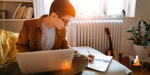Mơ Thấy Mình Đi Học Và Đang Làm Bài Tập Về Nhà