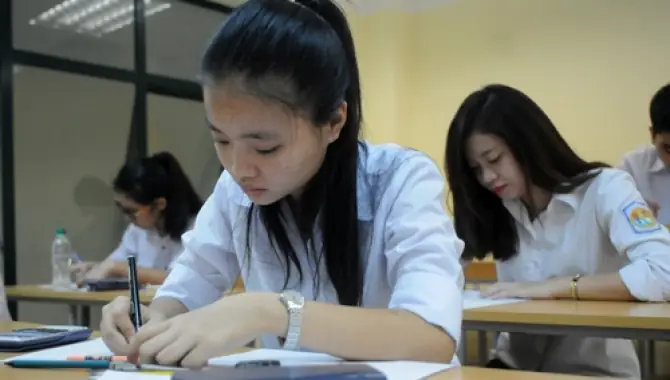 Nằm Mơ Nhận Được Đề Thi