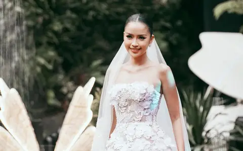 Nằm Mơ Thấy Mình Mặc Váy Cưới Rách