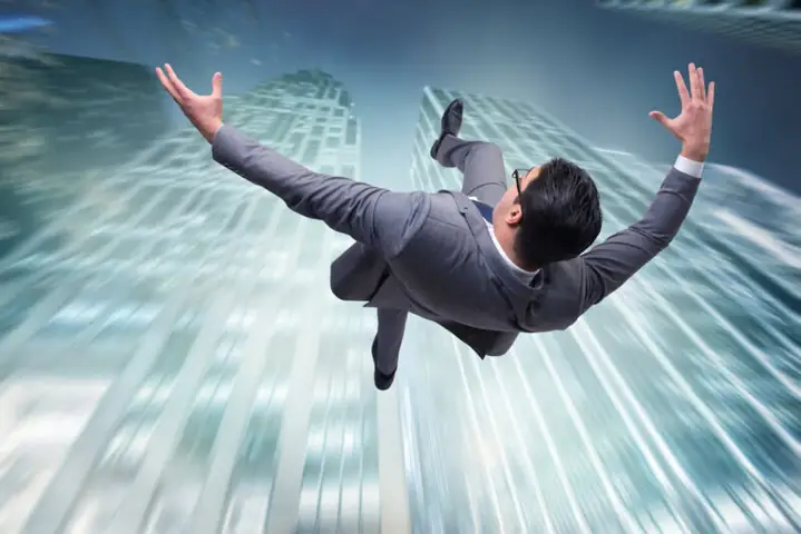 Mơ Thấy Mình Nhảy Từ Trên Cao Xuống: Giải Mã Điềm Báo Ý Nghĩa Mơ Thấy Mình Nhảy Từ Trên Cao Xuống: Giải Mã Điềm Báo Ý Nghĩa