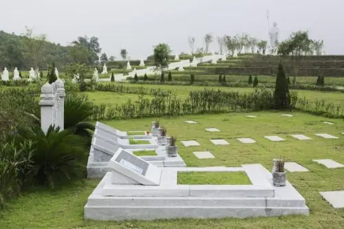 Mơ Thấy Mồ Mả Của Người Lạ: