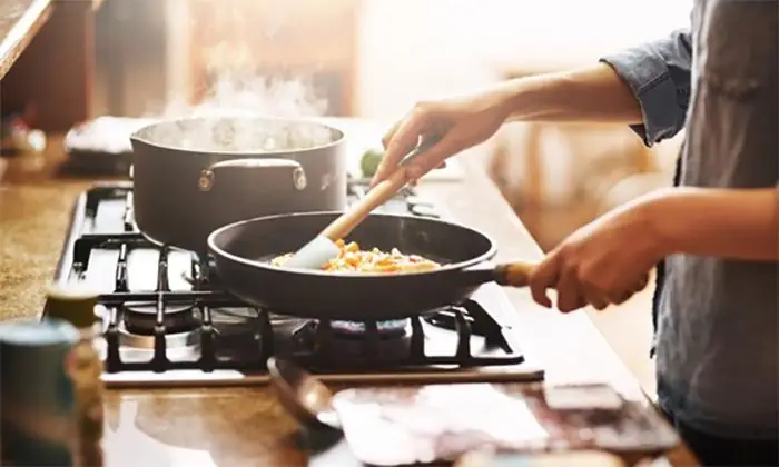 Nằm Mơ Thấy Nấu Ăn Là Điềm Báo Gì?
