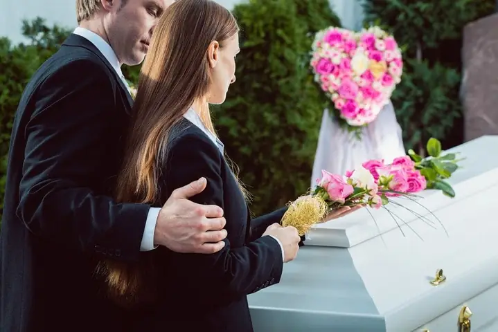 Nhìn Thấy Người Yêu Cũ Chết Trong Mơ