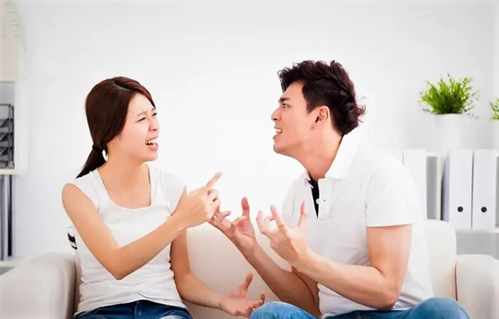 Mộng Thấy Người Đang Ông Lạ Hôn Mình Khi Nói Chuyện
